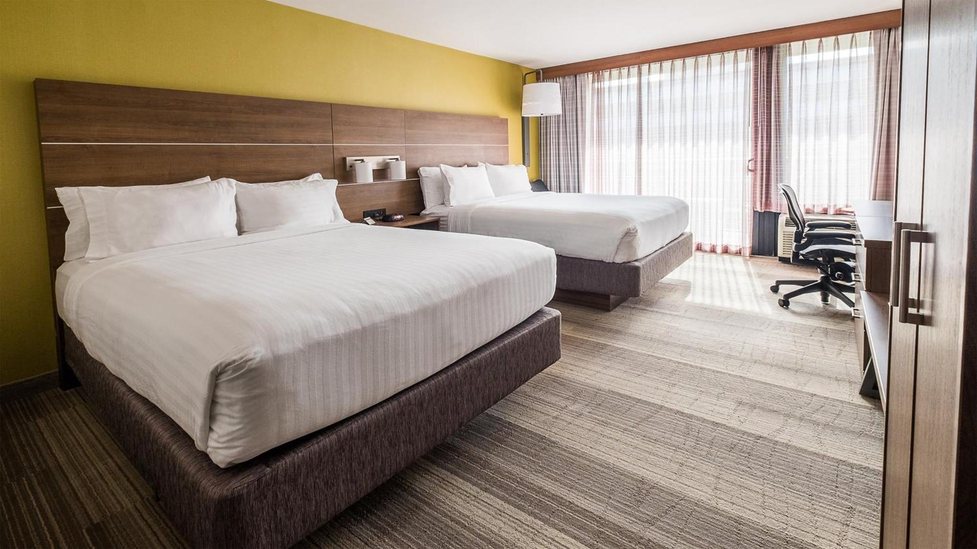Standard Room with Two Queen Beds,1284278827:JPEG